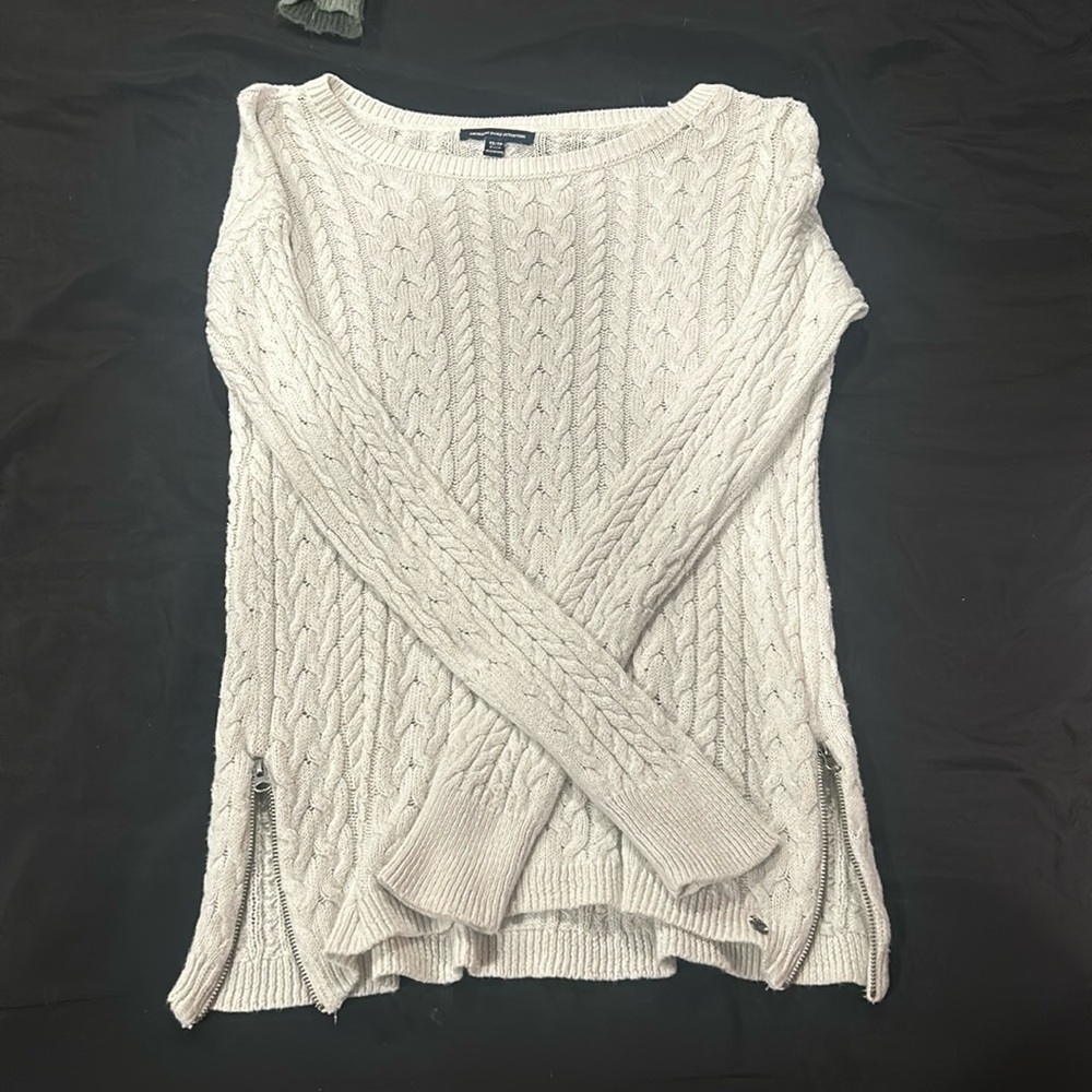 White sweater,xs